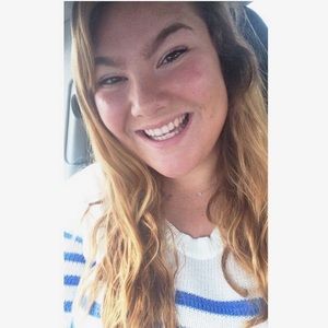 Meet your Posher, Cassandra